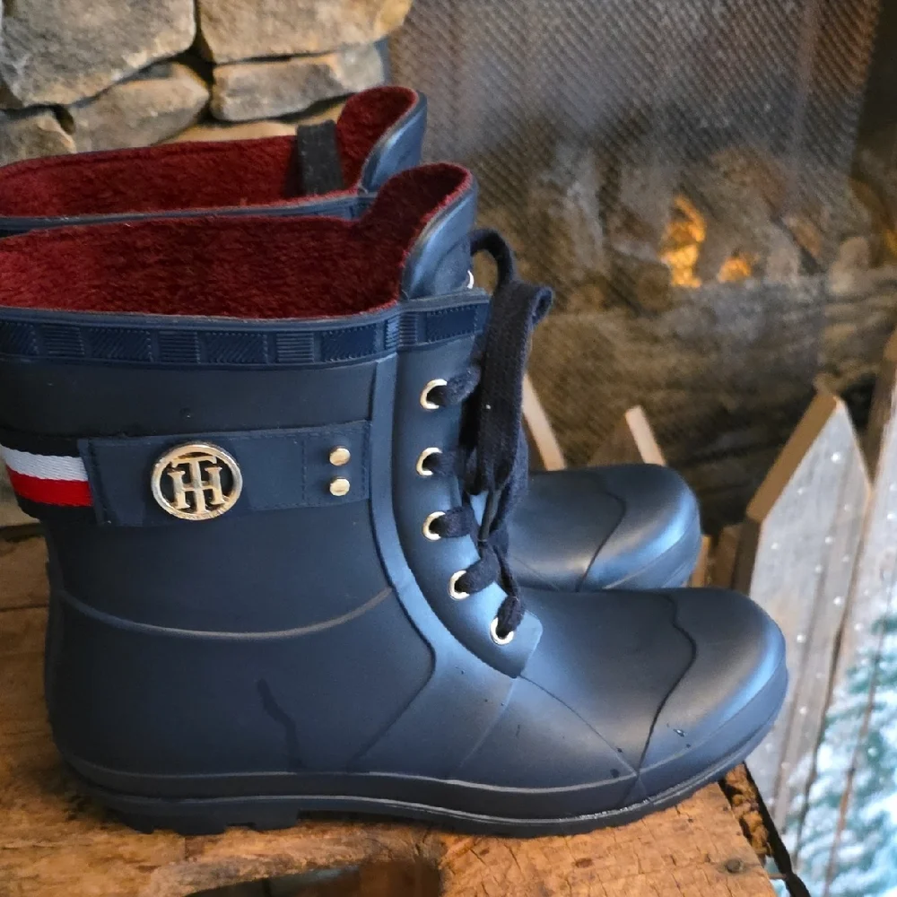 Tommy Hilfiger Black Combat Style Rain Boots with Red Interior